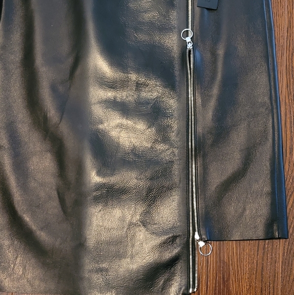 Flash sale⚡️Versace Leather Skirt size 40 - Picture 5 of 16